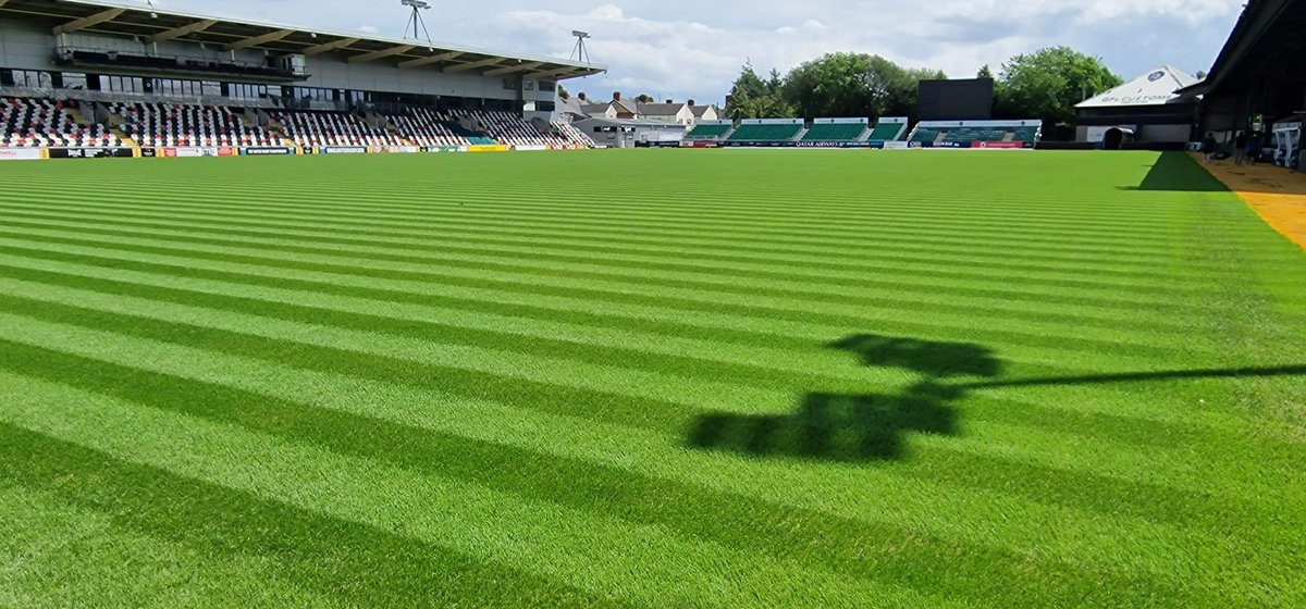 ✂️ First trim of the summer & the Rodney Parade pitch is looking good👌🌱 #WeAreGwentRugby