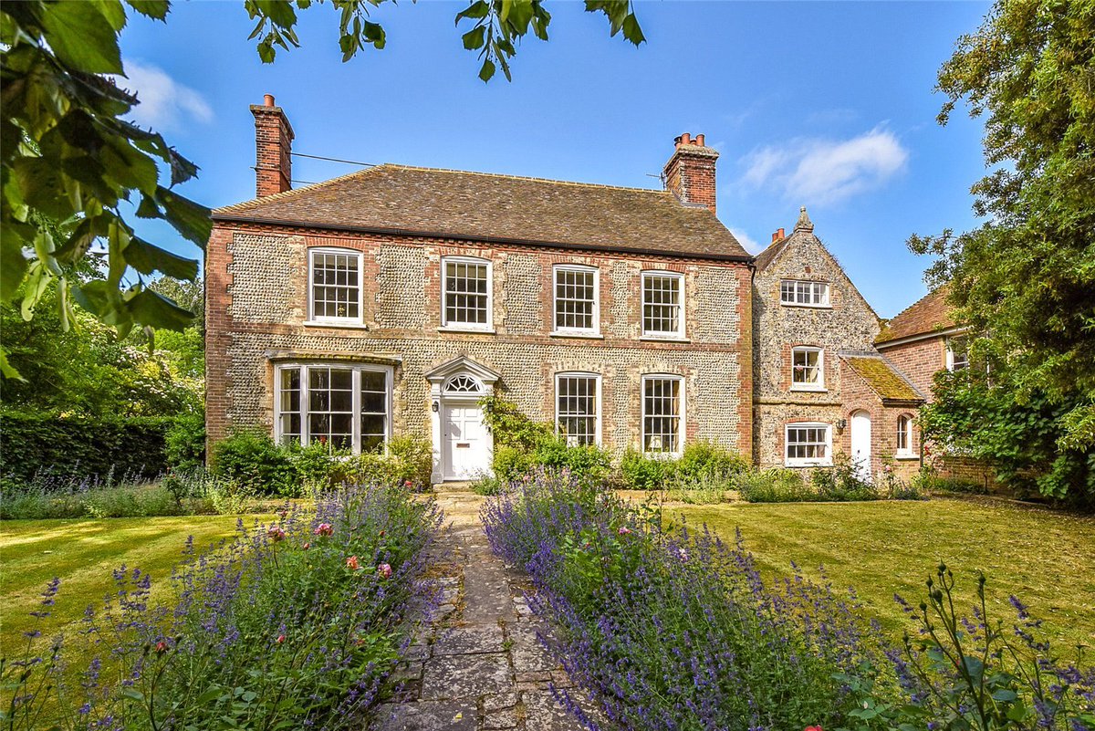 #WestSussex

Located in the popular #coasta village of #Climping,  Kents Farm House is predominantly #Georgian in character, with parts of the building dating back to the 17th century. New to the market with <a href="/JSChichester/">Jackson-Stops Chichester</a> with a guide price of £2,350,000.

jackson-stops.co.uk/properties/173…