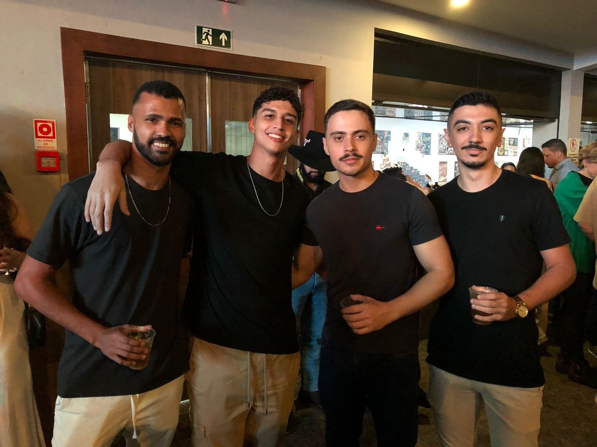 Matheus_vfr's tweet photo. Só maluquices infinitas https://t.co/Rl1HoajjUf