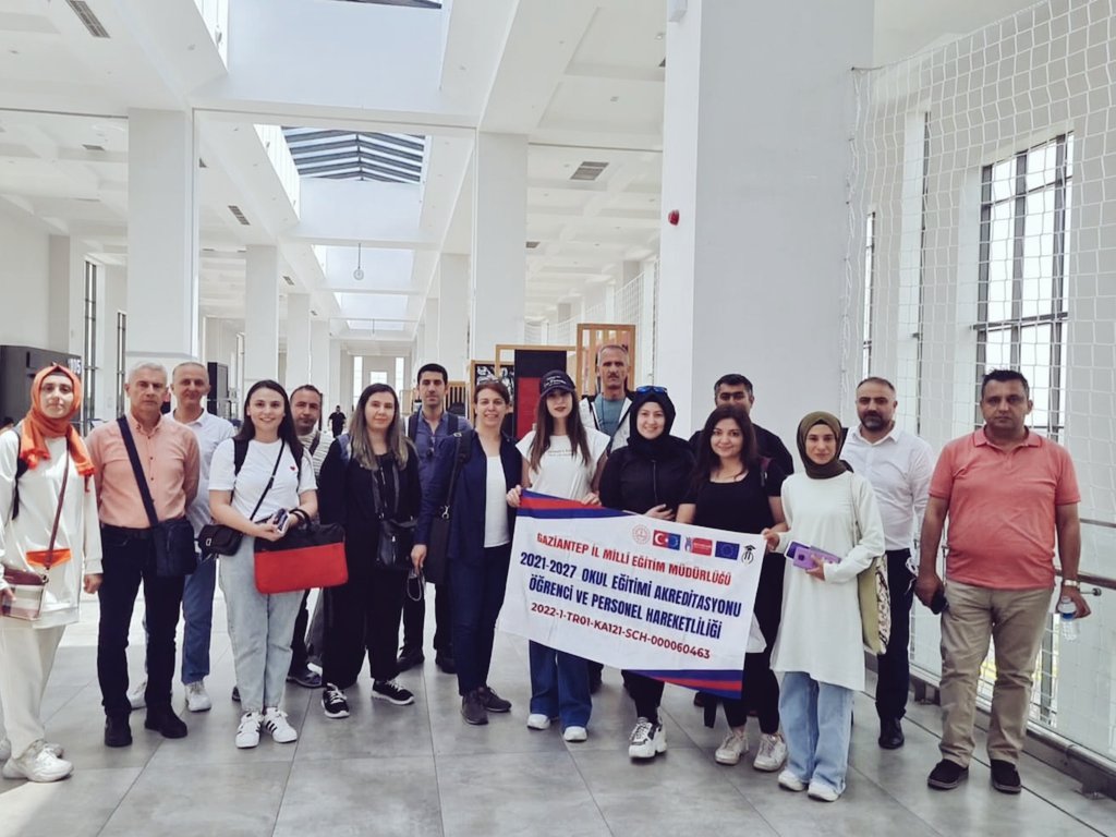 glbntabakcioglu's tweet photo. O zaman başlasın heyecan😎
@yasintepe @erdalkilinc27 @M_A_Tiryakioglu @_kayazehra
@etwgaziantep @ulusalajans @Gaziantep_MEM @GaziantepArge
@sahinbeymem @DurduNaime https://t.co/02cMn9vhzK
