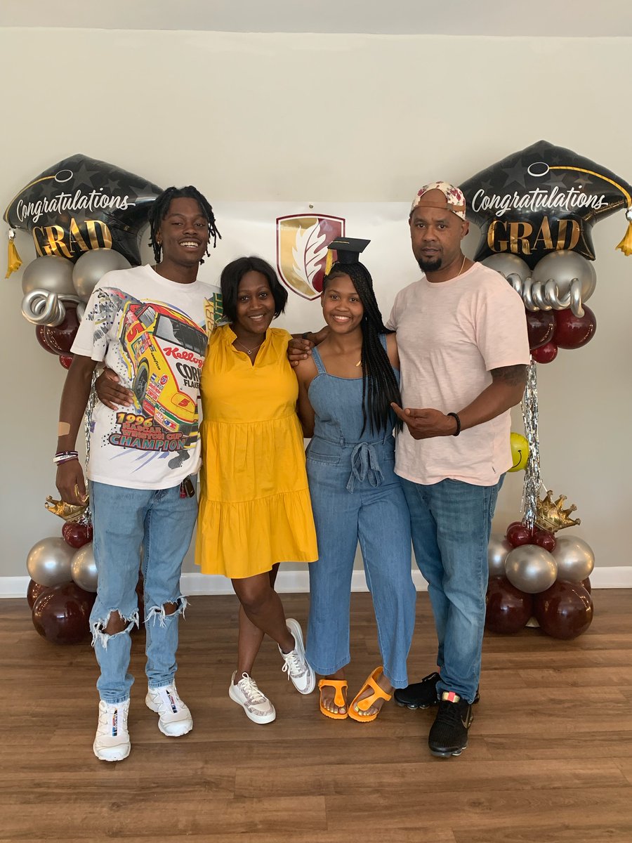 Thyais Maxwell tweet media