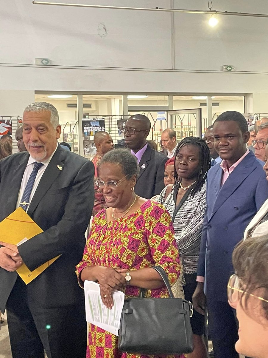 Kosalaafricapme's tweet image. Le CEO de Kosàla M. Dexter Tresor OMONO a participé à l'exposition-vente des projets #PISCCA soutenus par l'Ambassade de France au Congo. Une initiative pour renforcer les ONG Congolaises et promouvoir une société civile active. #Kosàla #ONG #sociétécivile #coopération