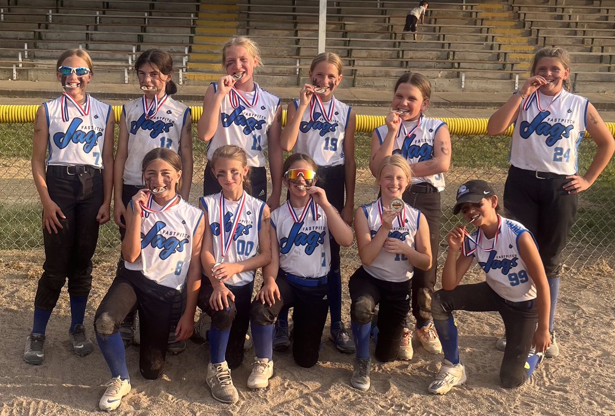 Father’s Day 2023 Recap:

Lots of Jags picking up gifts at the “hardware store”: 

🥎 16U O-Town Brawl CHAMPS 🏆

🥎 18U O-Town Brawl Runner Up 🏅

🥎 14U White Seymour Smash Runner Up 🏅

🥎 10U Black O-Town Brawl Runner Up 🏅