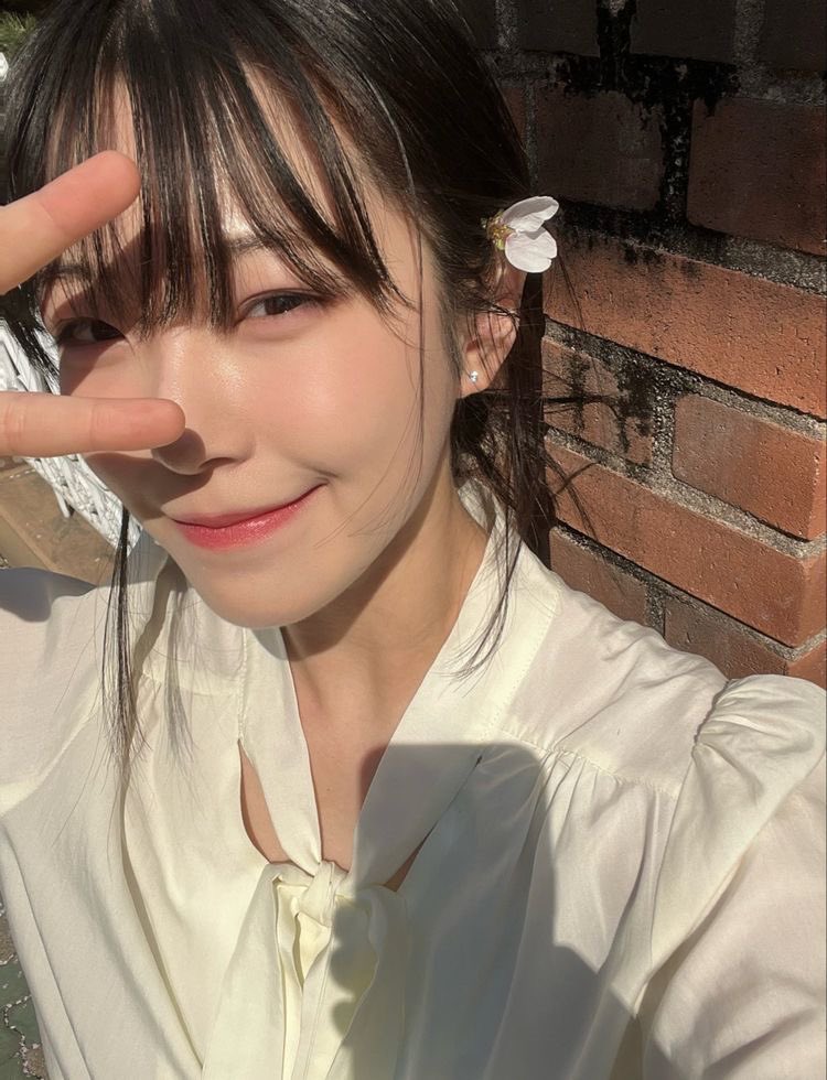 подаруйте мені “🌟” і я дам вам рандомний колір, аби ви запостили своїх фавочок з ним

мені дали білий і ви дивіться які гарнюні в білому