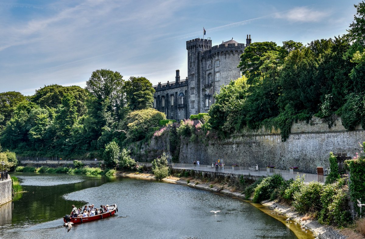 Kilkenny City 

#Kilkenny #Visitkilkenny #Ireland #Castle #Church #River #city #Irish