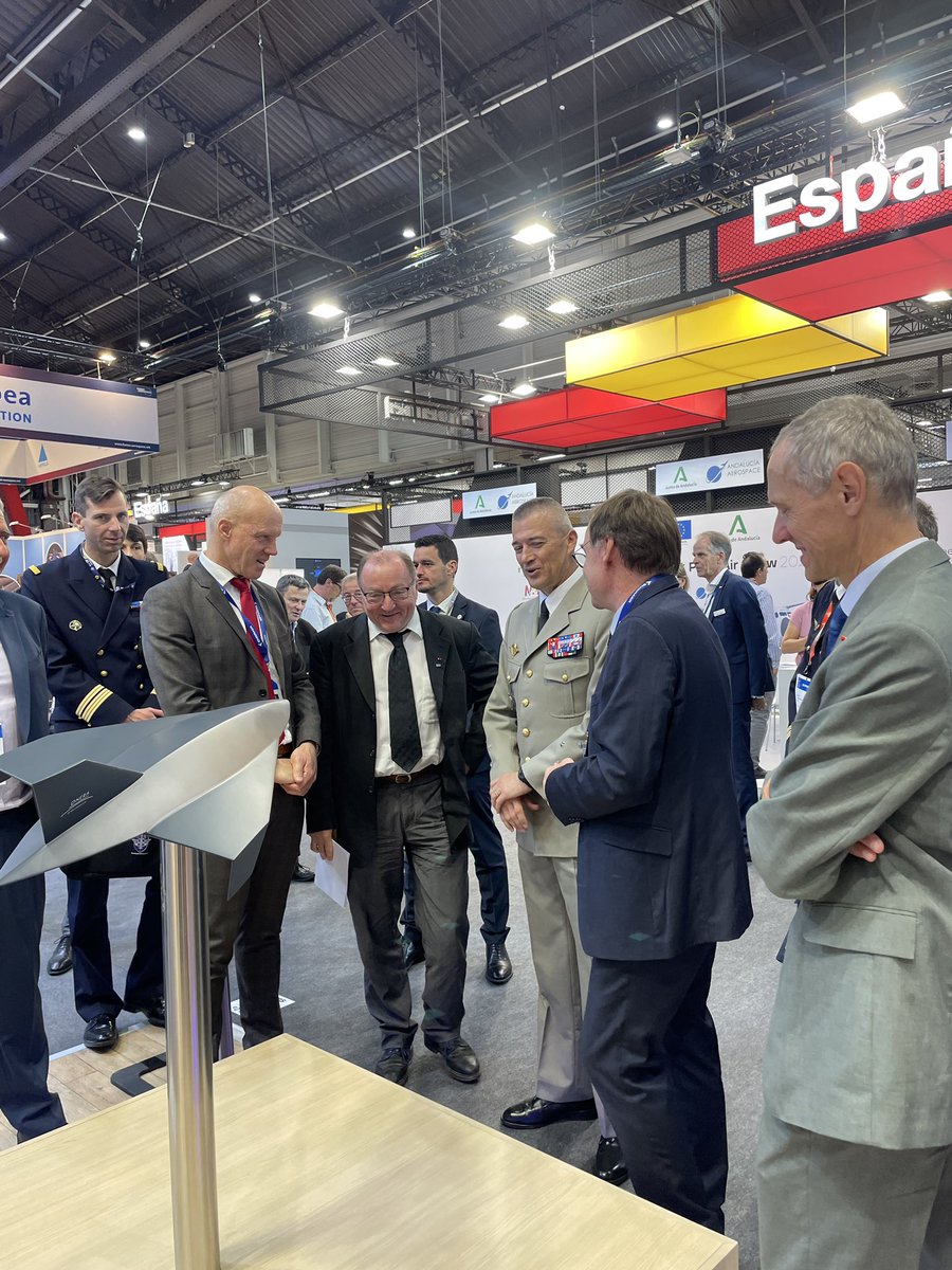 Le Chef d’état-major des Armées, @CEMA_FR nous a fait l’honneur aujourd’hui de sa visite sur le stand @onera_fr. Discussions enrichissantes sur nos innovations. Une collaboration étroite pour renforcer notre défense nationale.