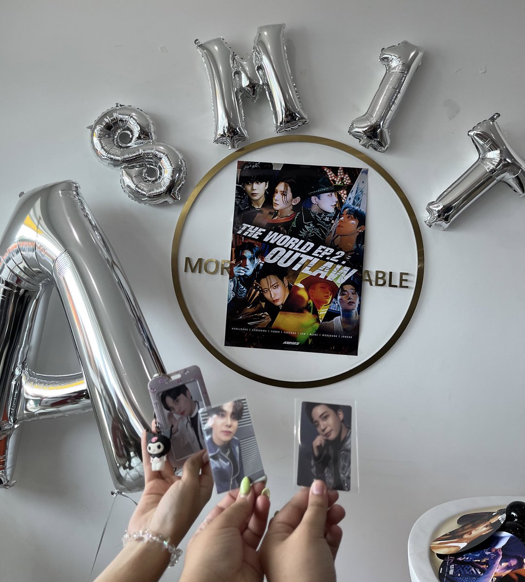 WaDaDaF_ck's tweet photo. Yo no tengo PC de la cabra pero I’m the one who took the circular pic home, my new bias🐐 (Sorry Mingi🫢)
#OUTLAWinPR #ATINYinPR #POPUPTEEZ @WorldInHazel @hello82official @ATEEZcommunity @ATEEZofficial https://t.co/E5m2Sqfyo1