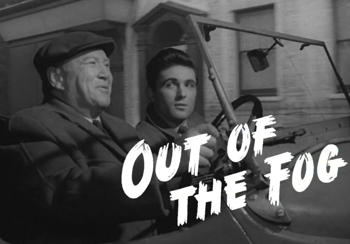 TalkingPicsTV's tweet photo. A serial killer is on the loose under the full moon! #DavidSumner #JamesHayter OUT OF THE FOG (1962) 4:40pm crime drama #TPTVsubtitles https://t.co/XS6yOUU4Fu