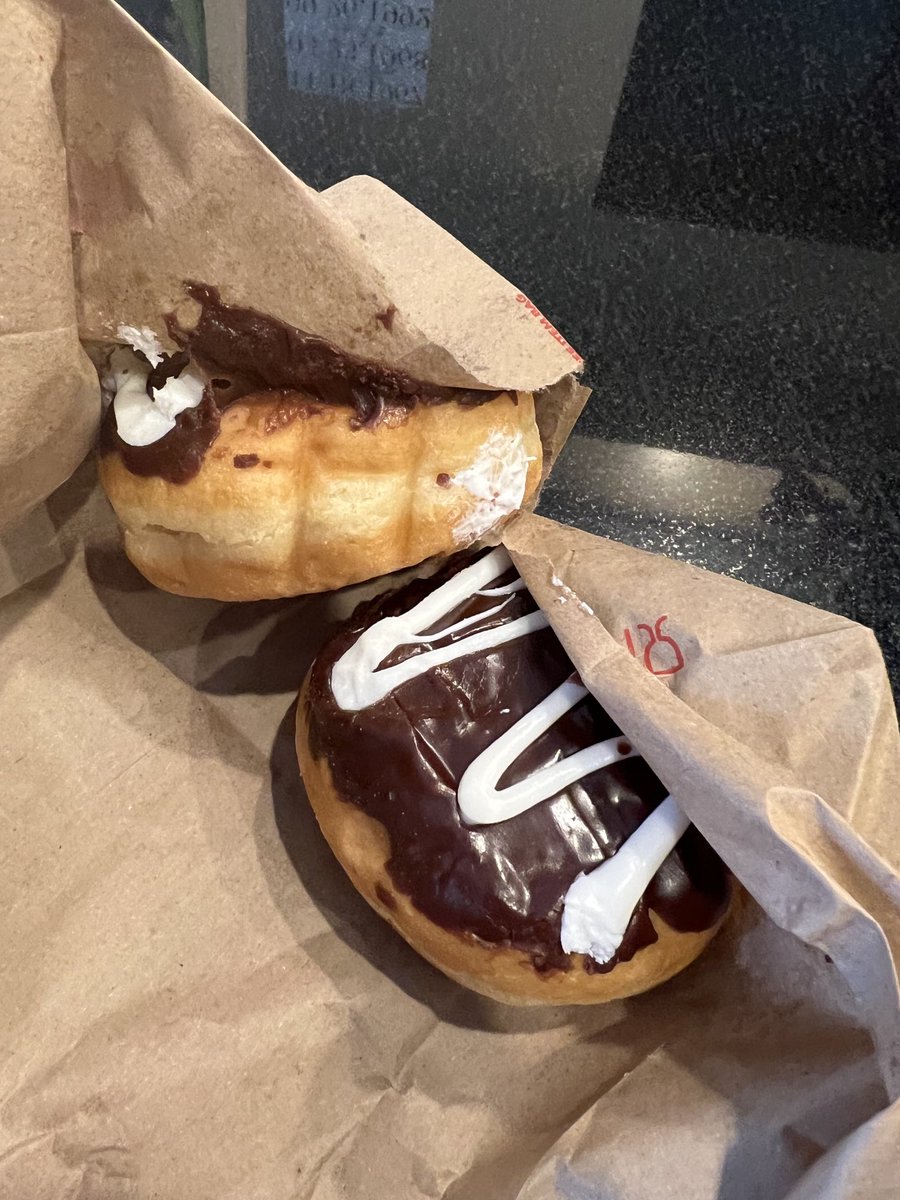 thadilac's tweet photo. ⁦@TimHortonsUS⁩ I rarely eat there anymore and I do love the food and coffee, but good to see some things have not changed over the years. The chocolate still completely sticks to the bag, rats!! https://t.co/xAh7ZUe7tH