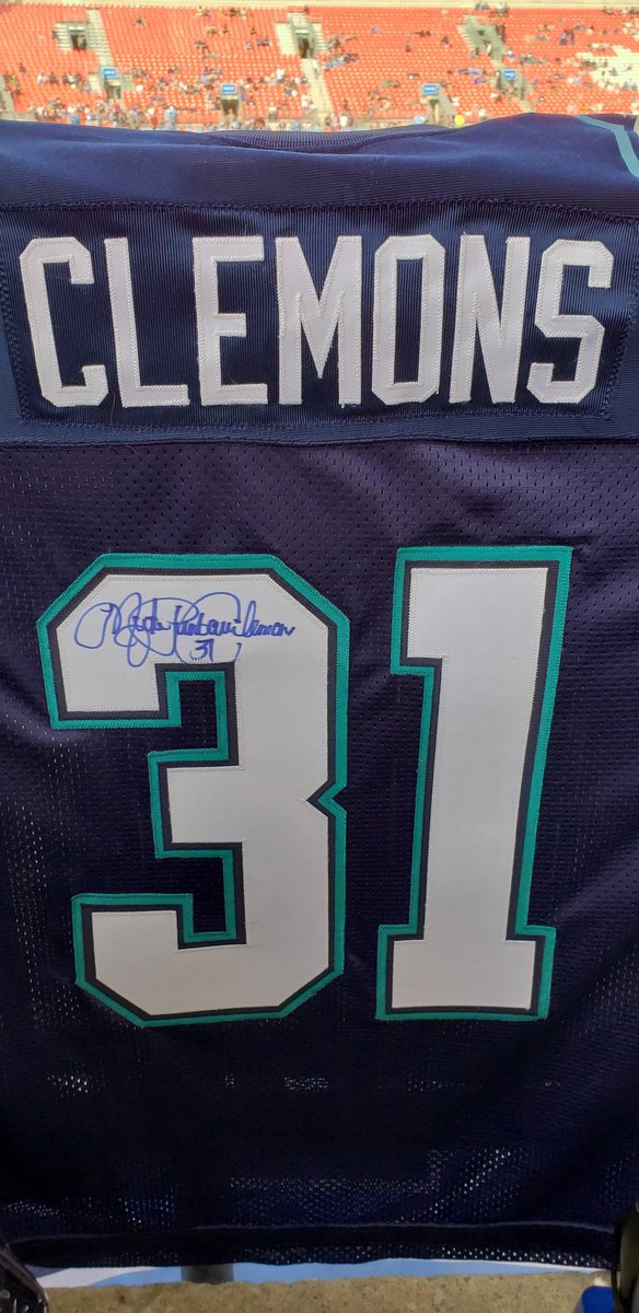 Dave Smith (@daveonarrival) on Twitter photo I met Pinball at the very first game I attended in 2004 and had several interactions with him in the years since. And through all those experiences, I never got his autograph.
Until now.
And what an autograph it is! Thanks, Pinball! π₯πͺππ
<a href="/TorontoArgos/">Toronto Argonauts</a>
#Argos I met Pinball at the very first game I attended in 2004 and had several interactions with him in the years since. And through all those experiences, I never got his autograph.
Until now.
And what an autograph it is! Thanks, Pinball! π₯πͺππ
<a href="/TorontoArgos/">Toronto Argonauts</a>
#Argos