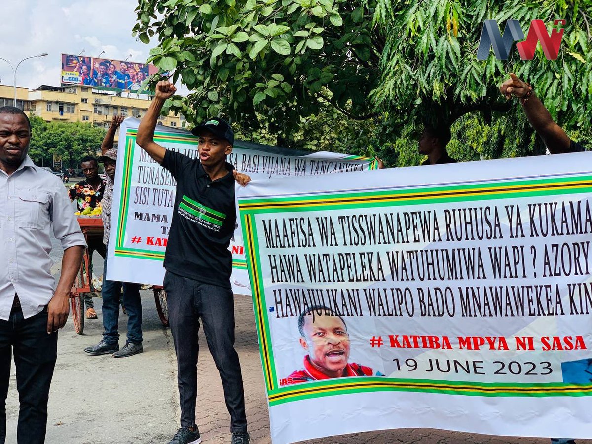 #Tanzania
History has been made by the youth who despite threats and heavy police presence have marched in protest in Dar es Salaam protesting the <a href="/DP_World/">DP World</a> agreement 
They were detained by police
But it’s the first step of a journey to fight repression by <a href="/SuluhuSamia/">Samia Suluhu</a> govt