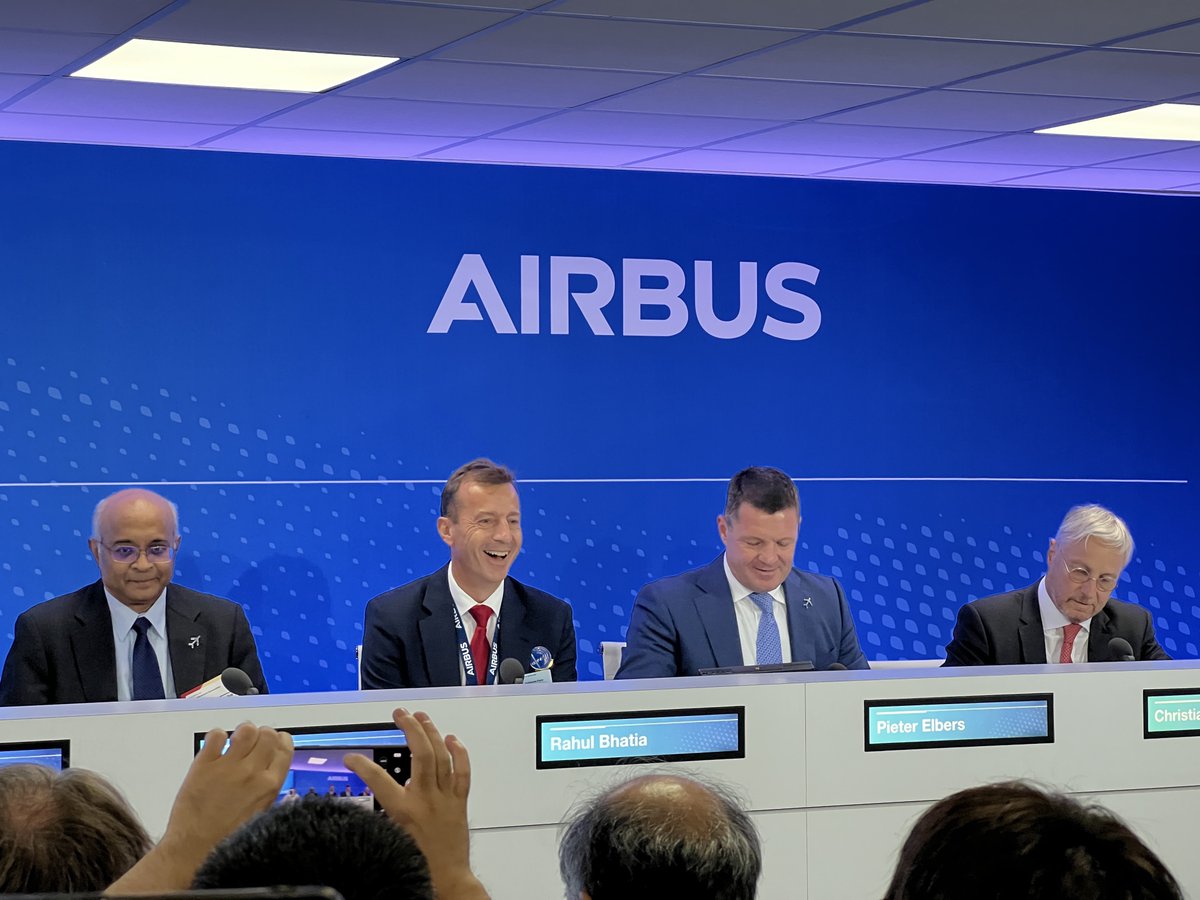 BREAKING: Airbus announces deal with Indian LCC Indigo for 500 A320neo family aircraft, the largest single deal in aviation history.