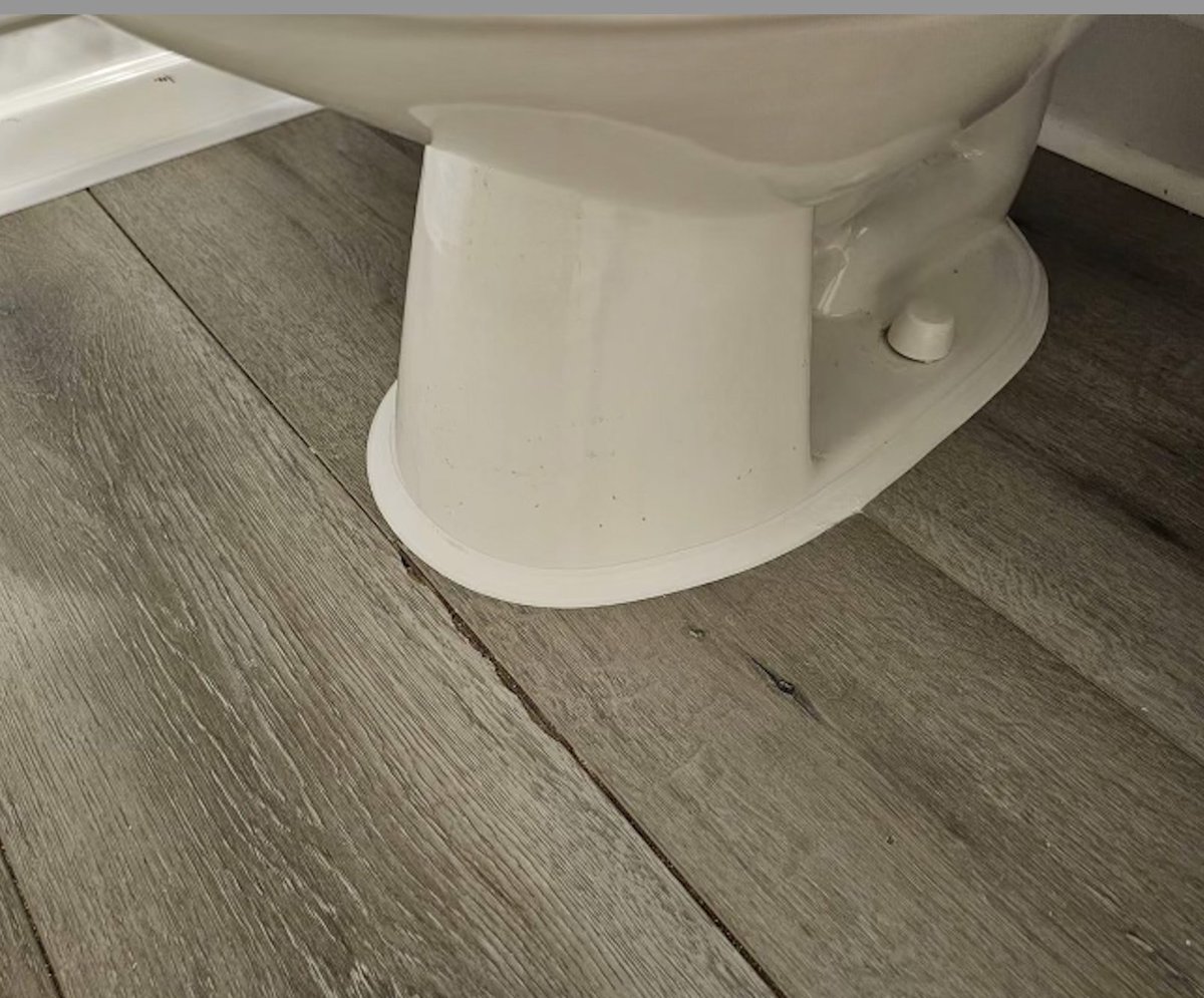 instatrim's tweet photo. We ❤️ to hear from happy customers!
"Upgraded bathroom flooring to laminate, and tried many options to seal / trim off around toilet base. Nothing worked well, because of the shape...then eventually ordered 3/4 inch InstaTrim, worked like magic. Amazing product, easy to install." https://t.co/cPgJzH6t4k