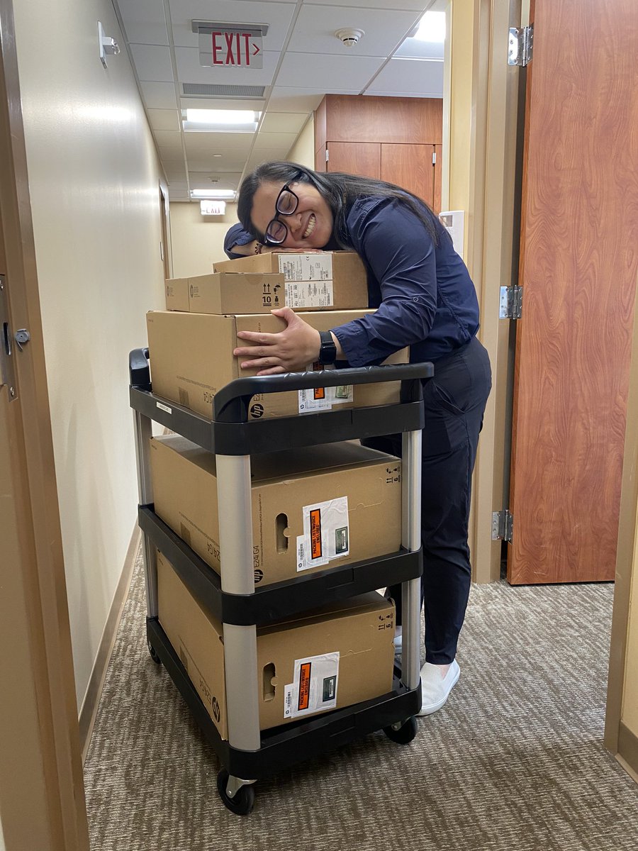 The joy your IT pharmacist has when new computers arrive. 💻🖥️🤓❤️

<a href="/mahREElen/">Marilen Martinez</a> 
#ITPharmacy
#pharmacynerd