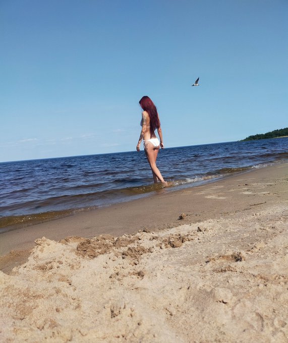 May I be the next Ariel 🧜🏻&zwj;♀️?  @CherryTV https://t.co/j5N8RVQiSc<a class="tags" target="_blank" title="On Twitter" href="/?out=eyJ0eXAiOiJKV1QiLCJhbGciOiJIUzUxMiJ9.eyJpYXQiOjE3MjQ2MTU1OTYsImlzcyI6InR3cG9ybnN0YXJzLmNvbSIsIm5iZiI6MTcyNDYxNTU5NiwiZXhwIjoxNzU2MTUxNTk2LCJyZWRpcmVjdF91cmwiOiJodHRwczovL3R3aXR0ZXIuY29tL0NoZXJyeVRWIn0.5JBLjP9IACA1BDgdYYEOmK3ozUwq258qSqqols1do8Zj3-HP73zb3NPb3HYx_HKMWfDbLEgGy1kHwWrmEpMsAg">@CherryTV</a>