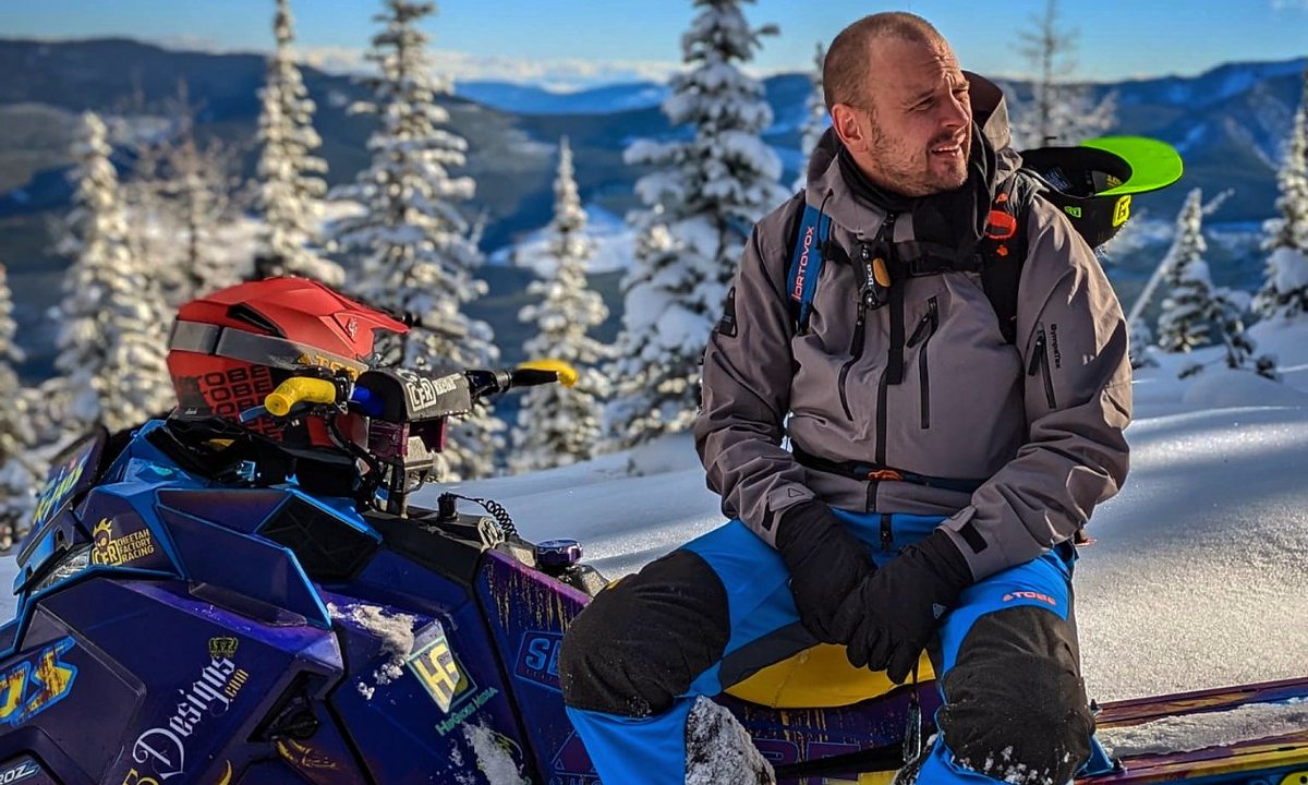 snoriders's tweet photo. “Snowmobiling changed my life. I met incredible people that I look up to, I found a sport that I am excited to wake up and do and I found purpose in sharing my journey with others.” — @Kapitan_Khaos @3Sixty5Designs @CranbrookSnowmobileClub  
https://t.co/eR1q9pkkib https://t.co/pU7g1SQJbC