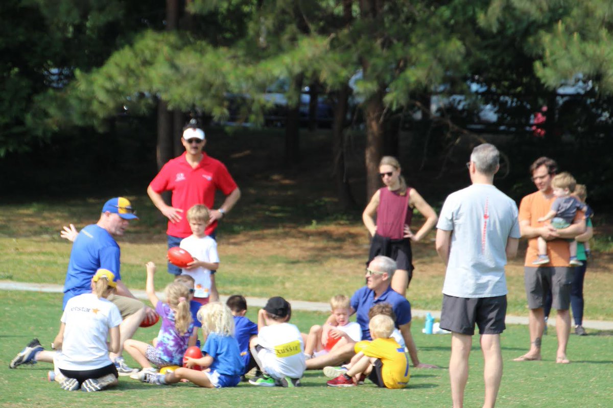 More pics from @DeenaAckerman. Repping <a href="/CarltonFC/">Carlton FC</a> in the DMV <a href="/USAFL1997/">USAFL</a> <a href="/DCEaglesFC/">DC Eagles Australian Football Club</a> <a href="/ArlingtonVA/">Arlington County</a> <a href="/playaussieusa/">PlayAussieUSA</a> <a href="/AFLAuskick/">NAB AFL Auskick</a>