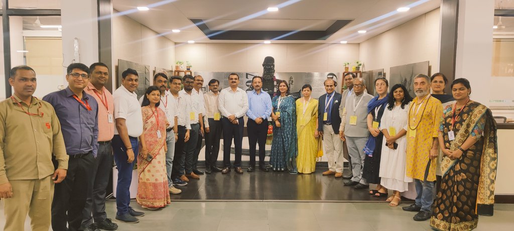 pankajugc's tweet photo. Did you know that TATA Harrier and Safari are made by all women team at Omega Factory of Tata Motors at Pune? A very exciting visit to Tata Motors as part of Industry Visit organised under the #Uni20 conference of VCs on Future of Education by @AIUIndia and @symbiosistweets. https://t.co/MgpE2S8axt