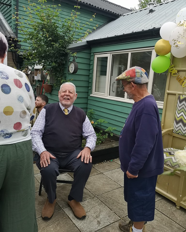 EmmausCambridge's tweet image. Congratulations to Sir Terry Waite, Emmaus UK President, on being appointed Knight Commander of the Order of St Michael and St George (KCMG) for his services to charity🎉

Sir Terry has been supporting our charity since our opening and we're incredibly grateful for his support💚