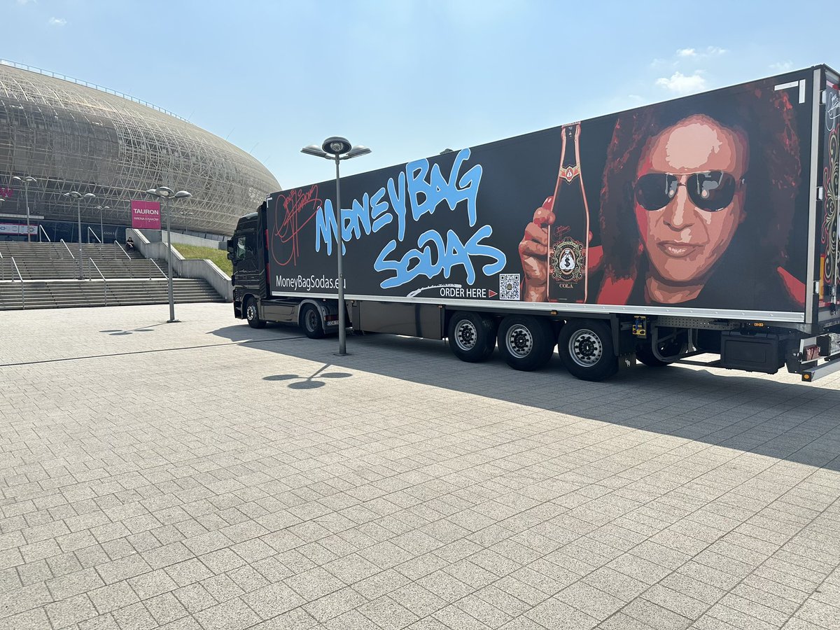 moneybagsodas's tweet photo. Hello Tauron Arena in Krakow, Poland!! Scan the QR code on the side of our trucks or go to https://t.co/m3YcPLsAca for home delivery of our premium sodas. NA ZDROWIE🤟💰🤟‼️ https://t.co/nrP22KBsZO