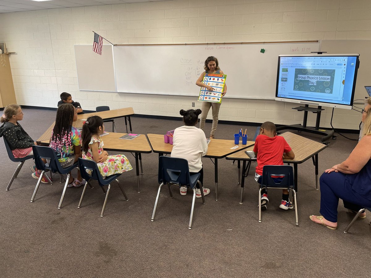 AGHoulihan's tweet photo. We are off and running on Day 1 @ShilohValleyPS Summer Reading Camp…the @UCPSNC Mobile Book Bus is always a hit! Staff and students from the @WeddingtonHSNC TAAP program are ready to make a difference this summer! Outstanding job!  #TeamUCPS #Literacy4U https://t.co/Y0z5lRGOTl