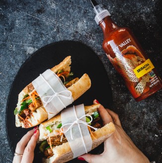 FreebiesTonight's tweet photo. Sky Valley Is Giving Away Free Sample Of  Plant-Based Sriracha Sauce

Free Sriracha Sauce ➡️: https://t.co/LBsHip8ZDO

#freebies #freesamples #freestuff #sauce #plantbased #Vegan #glutenfree #freebiestonight #socialnature https://t.co/sshiXM9JN1