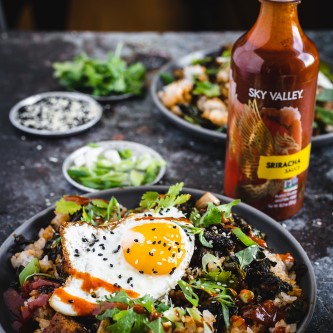 FreebiesTonight's tweet photo. Sky Valley Is Giving Away Free Sample Of  Plant-Based Sriracha Sauce

Free Sriracha Sauce ➡️: https://t.co/LBsHip8ZDO

#freebies #freesamples #freestuff #sauce #plantbased #Vegan #glutenfree #freebiestonight #socialnature https://t.co/sshiXM9JN1