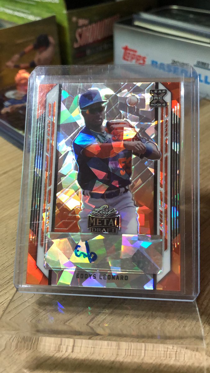 shack_card's tweet photo. @NoHustleSports Metal Draft RC Eddys Leonard Orange Cracked Ice Auto 2/3 $65 shipped https://t.co/nxnfbRkgl6