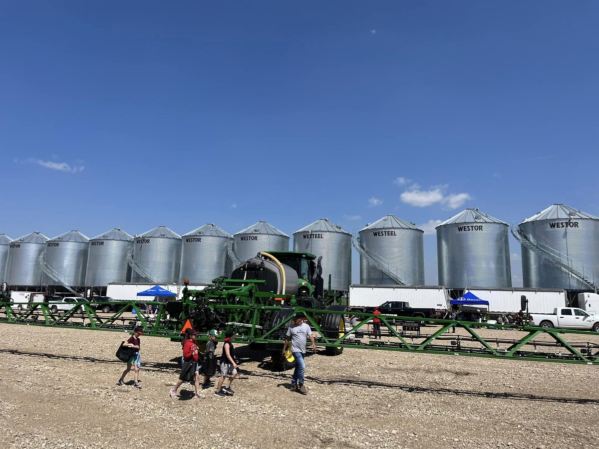 flamangroup's tweet photo. Flaman was proud to sponsor the Ag in the Classroom field day at McArthur Ag Ventures last Friday. Thanks to everyone involved for making it a great day for the students!

@aitcsk @mac_acres https://t.co/8iybepEm1o