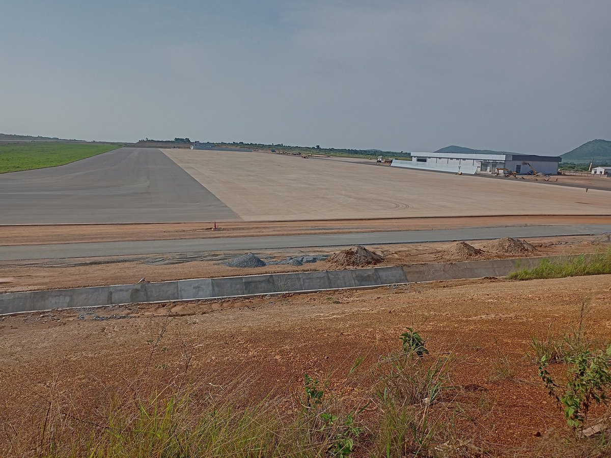 A terminal building in place for passengers and cargo. The main reason for the airport is to facilitate transfer of equipment for the budding oil and gas industry in Hoima district. The existing apron can host four of the biggest cargo planes in the world. #PAUOilVisit