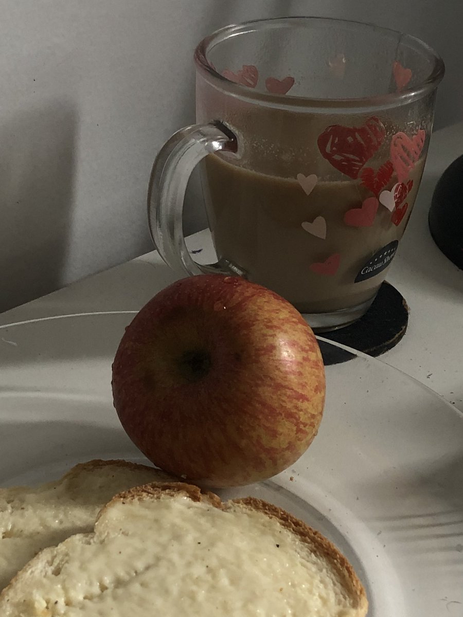 studth_'s tweet image. essa maça ta mto boa qqisso