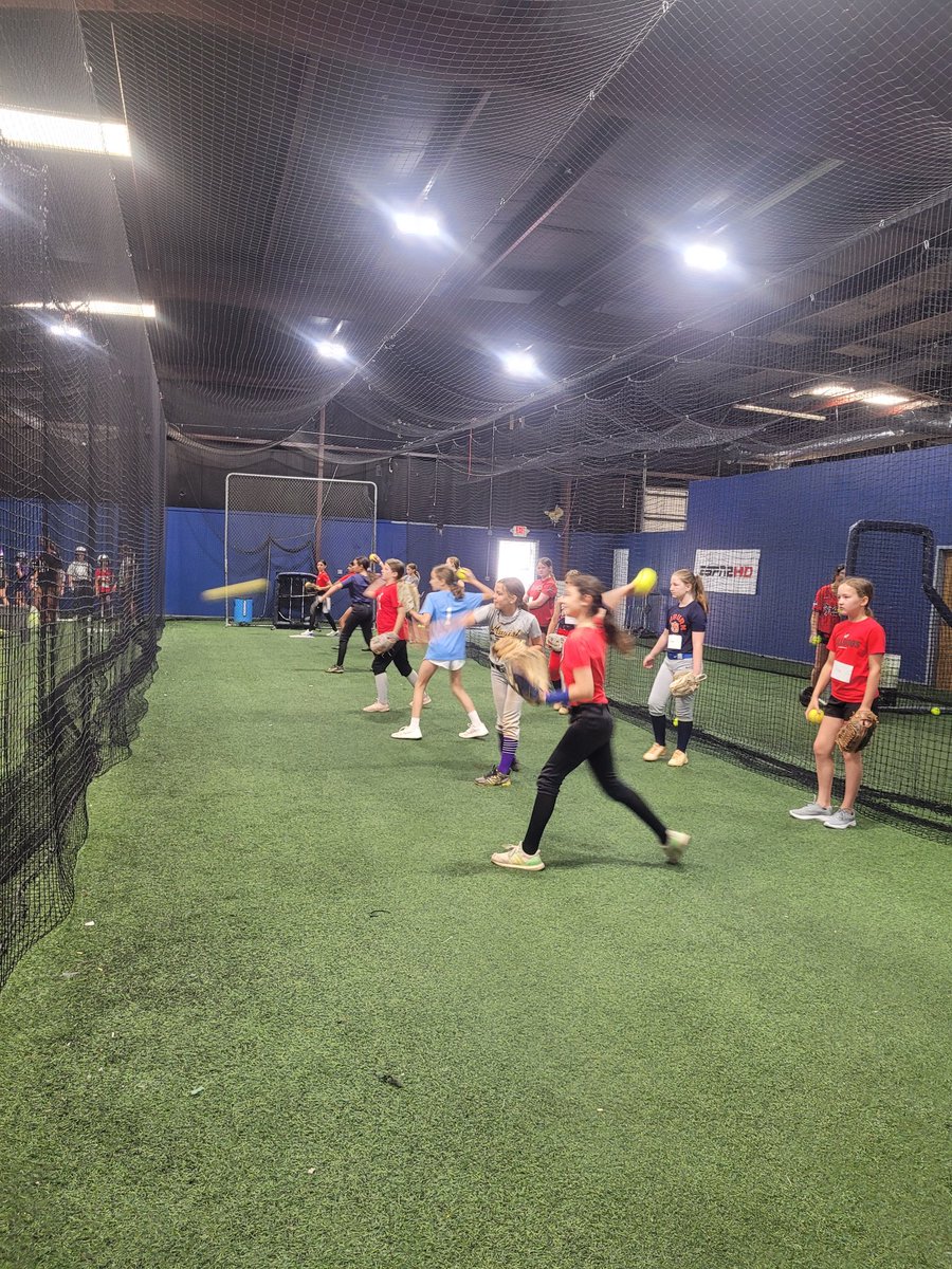 MrsPremoli's tweet photo. @Marist_Softball 
Great start to Day 1 of softball camp, Rep Your Fav Team Day! Bad weather won't stop us! https://t.co/vvYLOiGAJ4