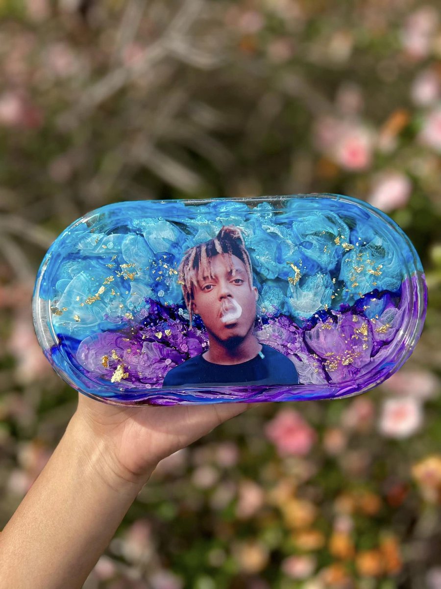 wendydcreations's tweet photo. 💜🧃🌏My recent Juice WRLD custom small trays.
#JuiceWRLD #resintray https://t.co/Leuh1WXsZT