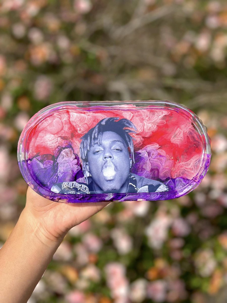 wendydcreations's tweet photo. 💜🧃🌏My recent Juice WRLD custom small trays.
#JuiceWRLD #resintray https://t.co/Leuh1WXsZT