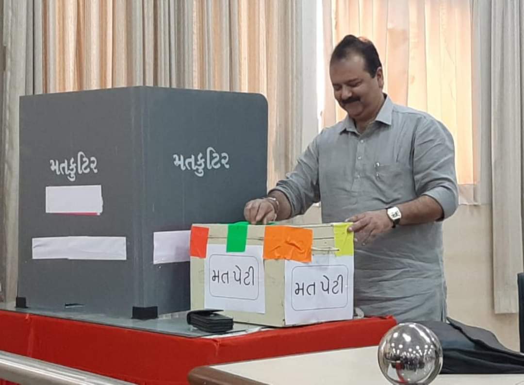 jayminthakerbjp's tweet photo. આજરોજ રાજકોટ નગર પ્રાથમિક શિક્ષણ સમિતિ ની ચુંટણી યોજાઈ.
ભાજપ ના સૌ ઉમેદવારો ને ભવ્ય વિજય ની શુભકામનાઓ પાઠવું છું.
#education #EducationForAll #BJP4IND #bjp4gujarat #seva #India #gujarat #rajkot #saurshtra #EducationMatters #comitee #election https://t.co/6SM5jJALdp