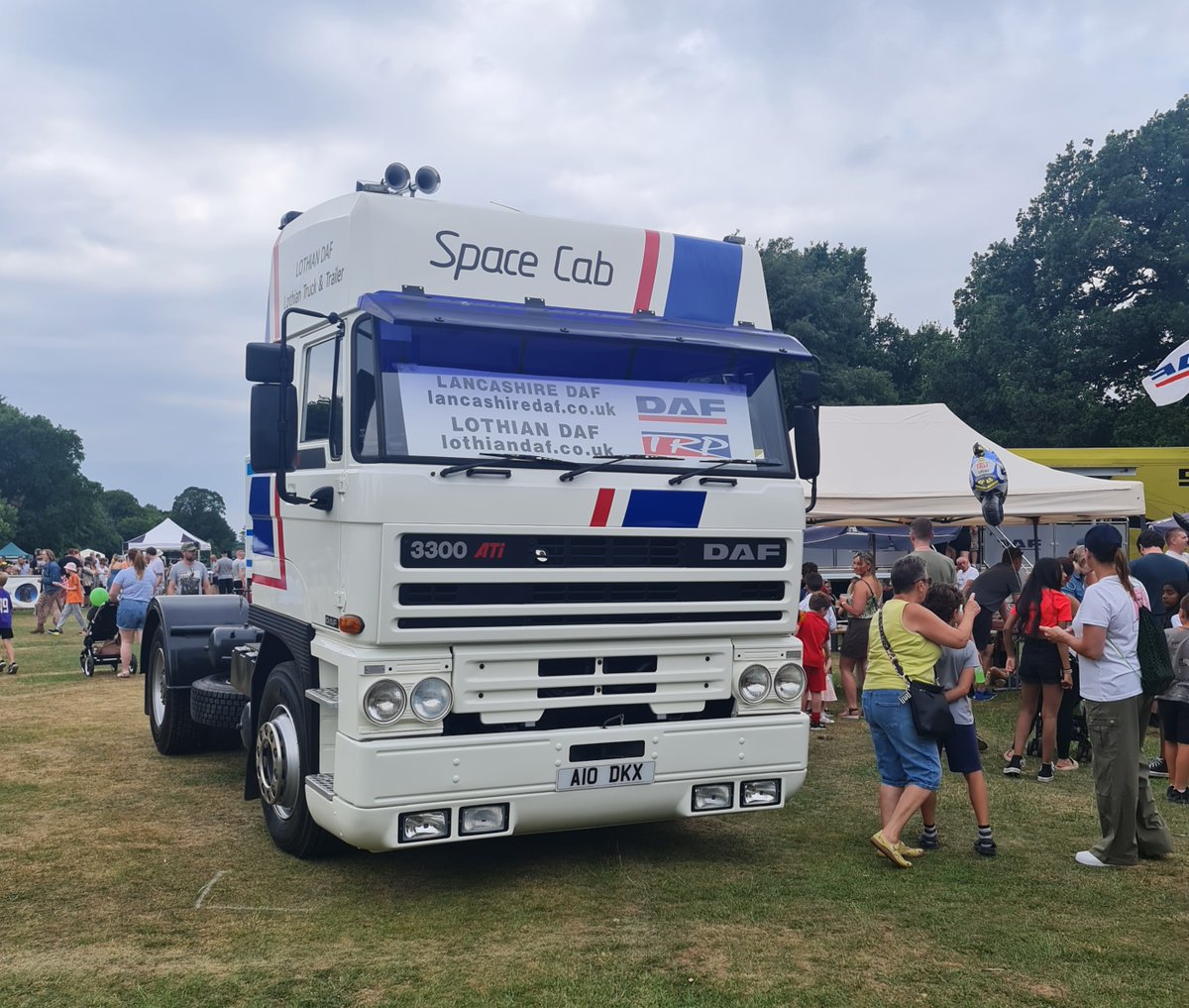 Lancashire DAF on Worden Park, for the Leyland Festival. A great day had by all. #lancashiredaf #daf #daftrucks #daf3300 #dafxg #daflfelectric #showtrekker #leylandfestival #wordenpark