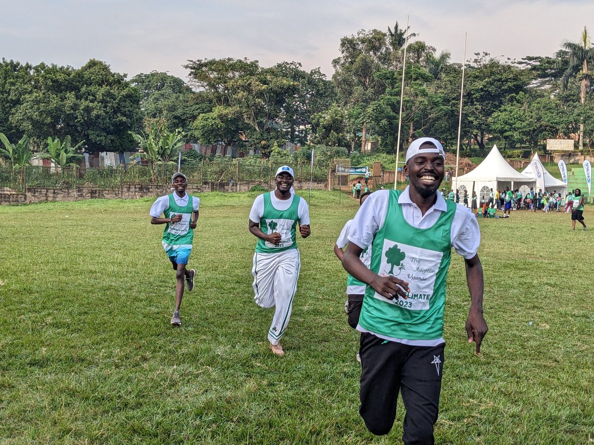 griuganda_1's tweet photo. 𝐆𝐑𝐈 𝐏𝐚𝐫𝐭𝐢𝐜𝐢𝐩𝐚𝐭𝐞𝐬 𝐢𝐧 𝐑𝐮𝐧 𝟒 𝐂𝐥𝐢𝐦𝐚𝐭𝐞 𝐄𝐯𝐞𝐧𝐭!
“I believe that engaging children in environmental initiatives is crucial for building a sustainable future.” 
Peter Tumusiime, GRI Staff representative.
https://t.co/syUx8s5zdI
#Run4Climate #GRI #TAU https://t.co/yfvJoUnrZ4