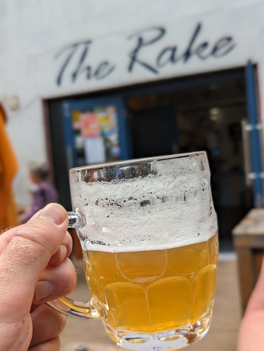 The Rake. Perfect location for a sunny Monday afternoon pint! 🍻