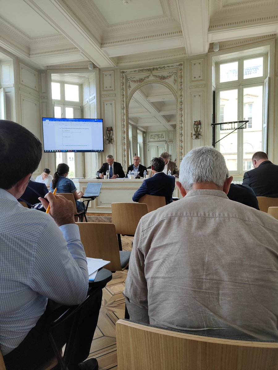 guibert_olivier's tweet photo. 🍷Retenue à l'Assemblée nationale, @diaz_edwige m'a demandé de la représenter à l'AG de la #FGVB (Fédération des Grands Vins de Bordeaux).
Défendre nos viticulteurs, l'une des priorités de notre députée, soutien indéfectible à la sauvegarde de notre patrimoine économique local🍷 https://t.co/GgYlDyslFE