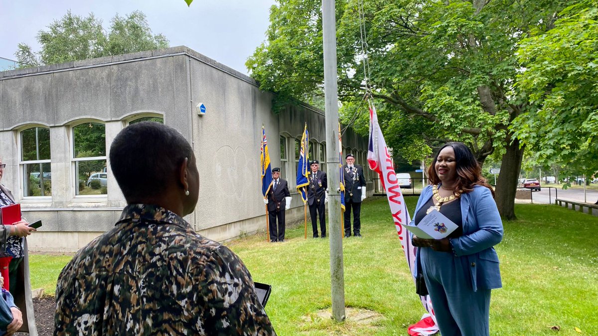 🇬🇧 Earlier today we marked the start of the Armed Forces Day celebrations with our annual flag raising ceremony outside the Civic Centre.

📜 It was led by Folkestone & Hythe District Council chair Cllr Akuffo-Kelly and Reverend Anita McKenzie.