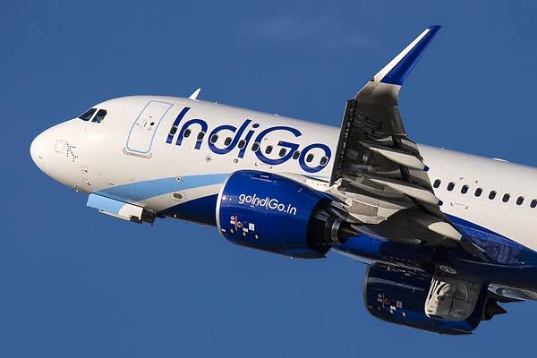BIG⚡🇮🇳

#India Biggest Airline Co #Indigo Signed World largest ever Airplane deal with @Airbus for 500 brand new A320 Planes worth over $55 billion. 

Delivery of Planes to start from 2030 to 2035.

Indigo now has backlog of 1,000 Planes ✈️ 😳