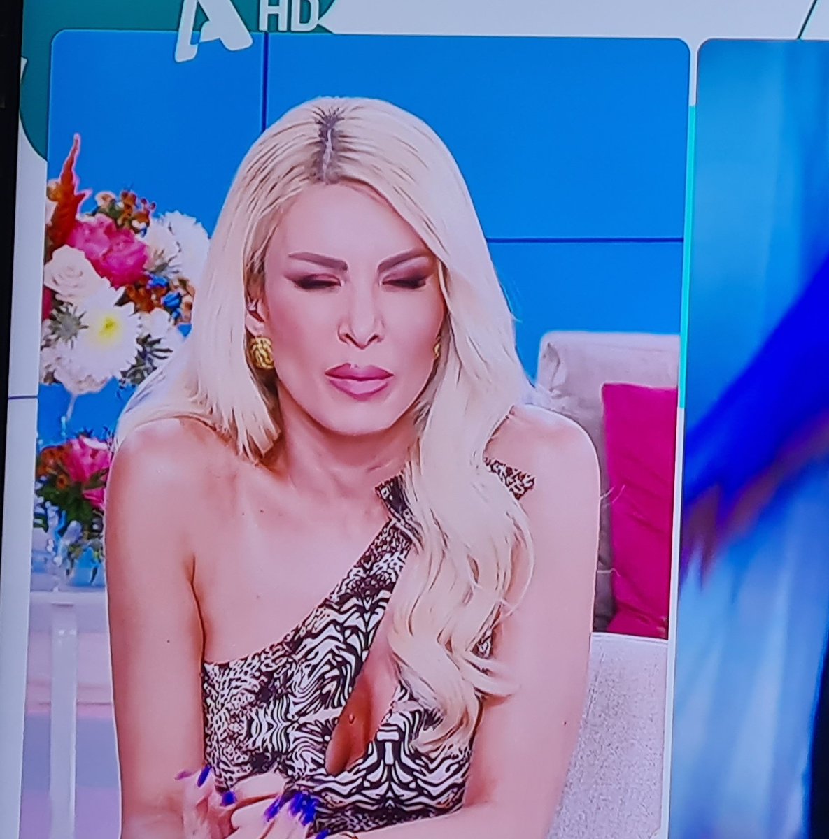 #Μπαλασκα <a href="/BalaskasStavros/">ΜΠΑΛΑΣΚΑΣ ΣΤΑΥΡΟΣ</a> #SuperKaterina <a href="/katrinken/">Katerina Kenourgiou</a> 

ΝΤΡΟΠΗ ΣΑΣ να διασύρεται ένα νεκρό κορίτσι που το δολοφόνησαν άγρια...

#γυναικοκτονια #metooGR #MeToo #Κως