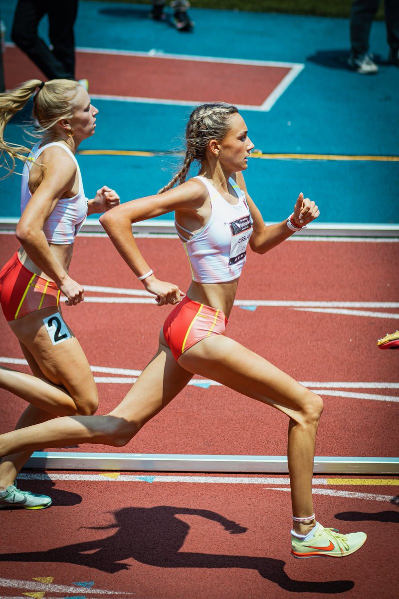 aga_runs's tweet image. @OliviaCieslak finishing her phenomenal sophomore season at NB Nationals with US#1 soph 800m time 2.06.53 . It’s PA #5 ALL TIME! Her PR in 800and mile 4.45 put her as one of the top mid distance runner in the country .🔥 @PennTrackXC @CoachNixonTF @HPrideAthletics @FordsTrackXC