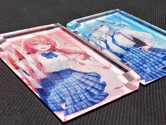#miko_Art #miComet #ほしまちぎゃらりー 作ってみたかったアクリルブロックをみこめっとで!みこちの方は張り付ける位置を寄せすぎて名前が切れてしまった…でも概ね満足!
