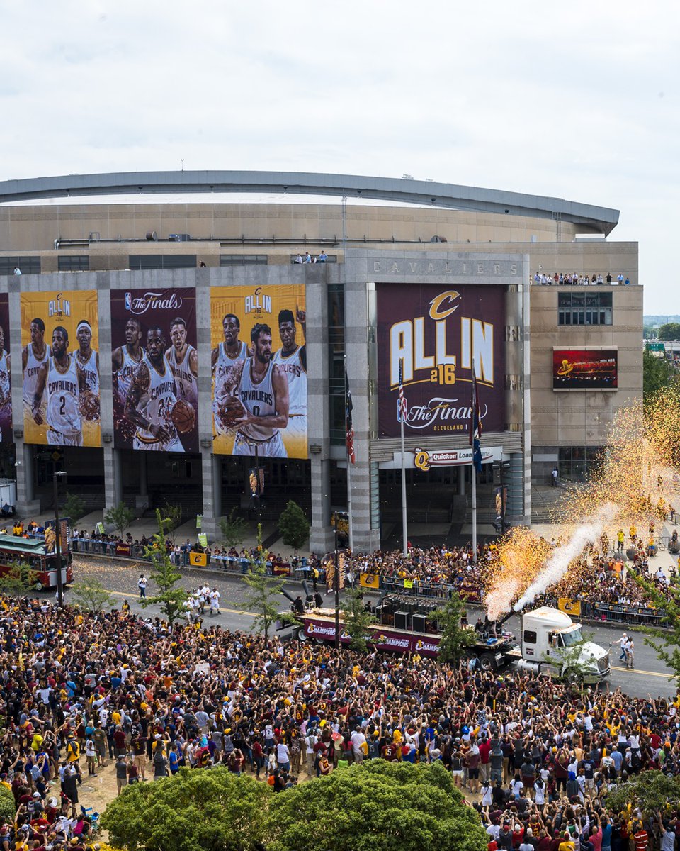 🗓️ 7 yıl önce bugün...

🏀 NBA tarihinde ilk kez bir takım, final serisini 3-1 geriden gelip kazanarak şampiyon oldu. #ClevelandCavaliers