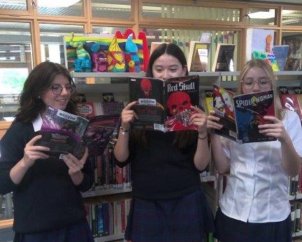 lvslrc's tweet photo. Happy Marvel Monday all you superheroes and villians out there!🦸‍♂️🦸‍♀️🦹‍♀️🦹‍♂️Come and borrow one of the Marvel Graphic Novels from the LRC @lvslrc or https://t.co/TZuvH0fOcV #redskull #SpiderWoman 🕷#Daredevil #AvengersArena #marvel #secretwars #GameOn #Warzones https://t.co/Db5mHdzUqI