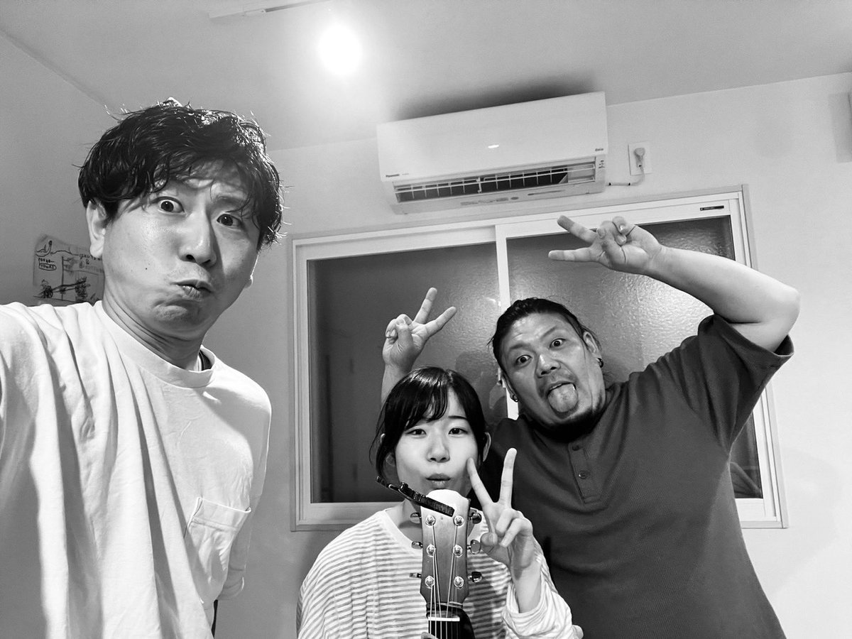 hikigatarikumi's tweet photo. 明日の3rd TUESDAY vol.11ですが、おかげさまでSOLD OUTとなりました。ご予約頂いた皆さまありがとうございます!
本番前夜のリハ風景と3ショットをお届け📷
楽しみですねー!!
6.20(火)伊勢崎・音楽酒場オトノマ
OP 19:30/ST 20:00
山口貴大
Kii
83
and more...
#上州弾語組合
#3rdTUESDAY https://t.co/GLFWEpcMpY