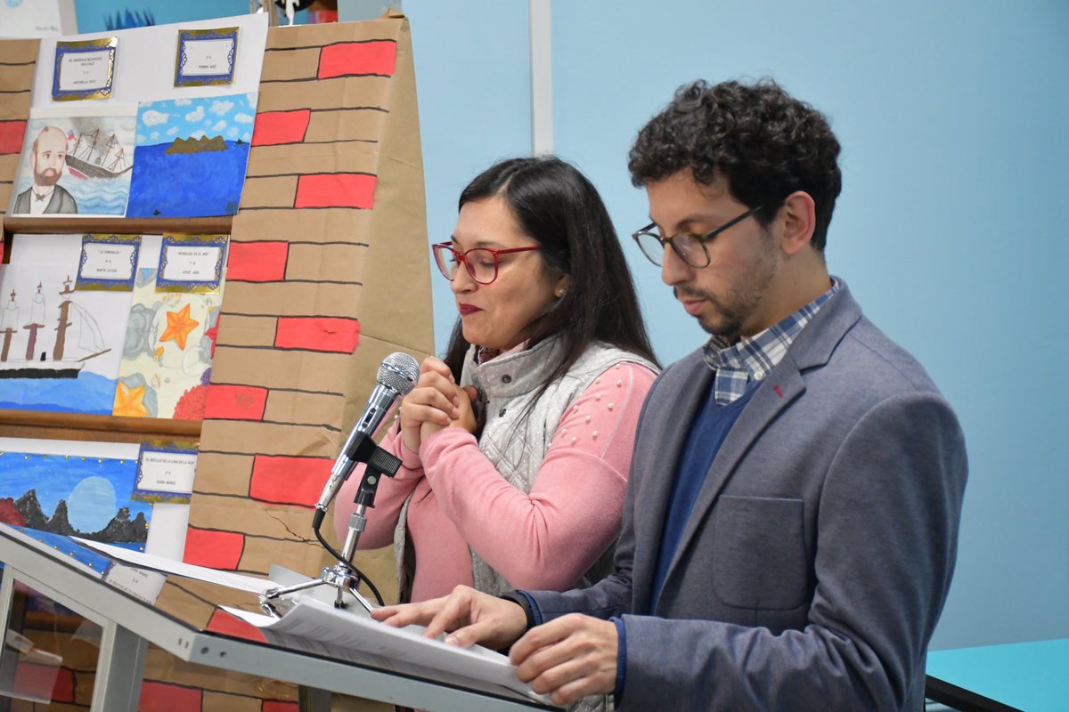 LiceodeCoronel's tweet photo. Estudiantes de diversos niveles, recibieron un reconocimiento por su participación en el 1º Concurso de Pintura y Literatura, desarrollado en el marco de la celebración del “Mes del Mar”. El evento fue organizado por el equipo CRA de la Biblioteca del Liceo de Coronel. https://t.co/ymk3up8SRx