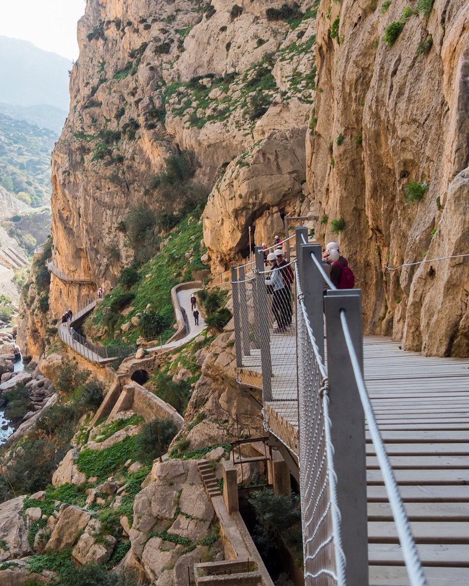 AutocaresRivero's tweet photo. Para planificar tu visita al Caminito del Rey, te invitamos a visitar nuestra página web, donde encontrarás información detallada sobre los horarios de nuestros autobuses.🚌✨ Más info en:  ttp://autocaresrivero.com https://t.co/O98zNmVN61