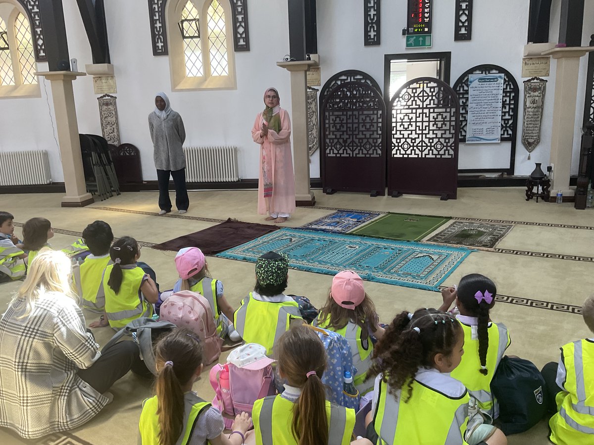 Today, Year 1 visited @AlEmaanCentre  to learn what it is like for muslim children as part of their R.E learning. They got to experience what it was like to get ready for prayer, what to wear and what prayer is like in the mosque. The children really enjoyed It!